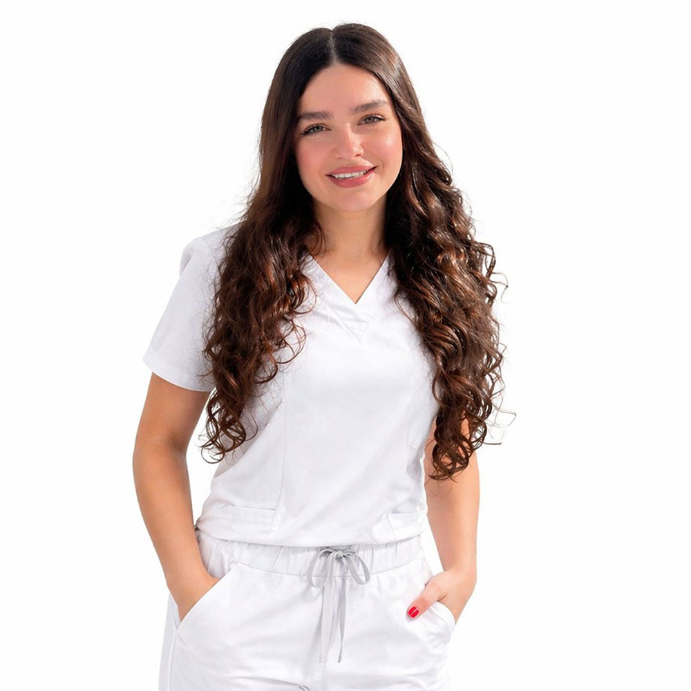 זואי אלבז - שיננית ילדים ומבוגרים ב-GREEN DENTAL CENTER - מרפאת שיניים בכפר סבא הירוקה.